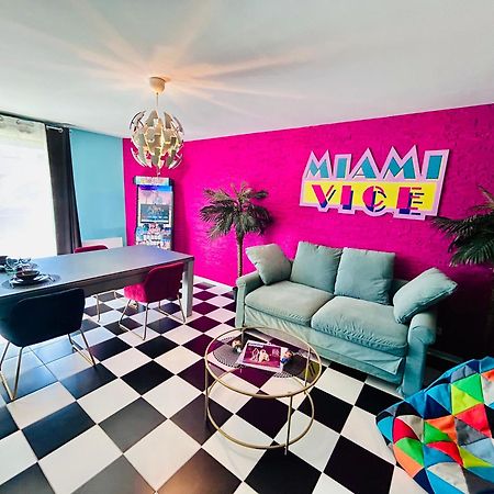 Capsule Miami Vice - Jacuzzi - Billard - Ecran Cinema & Netflix - Ping-Pong - Nintendo & Jeux- Liévin Exteriér fotografie