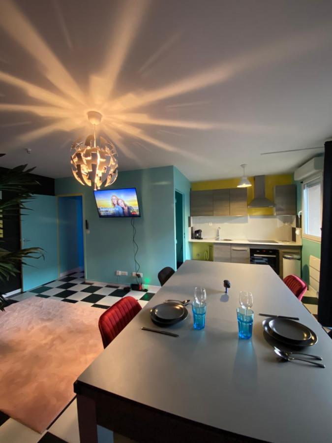 Capsule Miami Vice - Jacuzzi - Billard - Ecran Cinema & Netflix - Ping-Pong - Nintendo & Jeux- Liévin Exteriér fotografie
