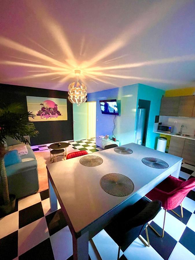 Capsule Miami Vice - Jacuzzi - Billard - Ecran Cinema & Netflix - Ping-Pong - Nintendo & Jeux- Liévin Exteriér fotografie