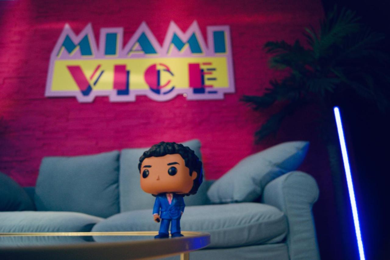 Capsule Miami Vice - Jacuzzi - Billard - Ecran Cinema & Netflix - Ping-Pong - Nintendo & Jeux- Liévin Exteriér fotografie