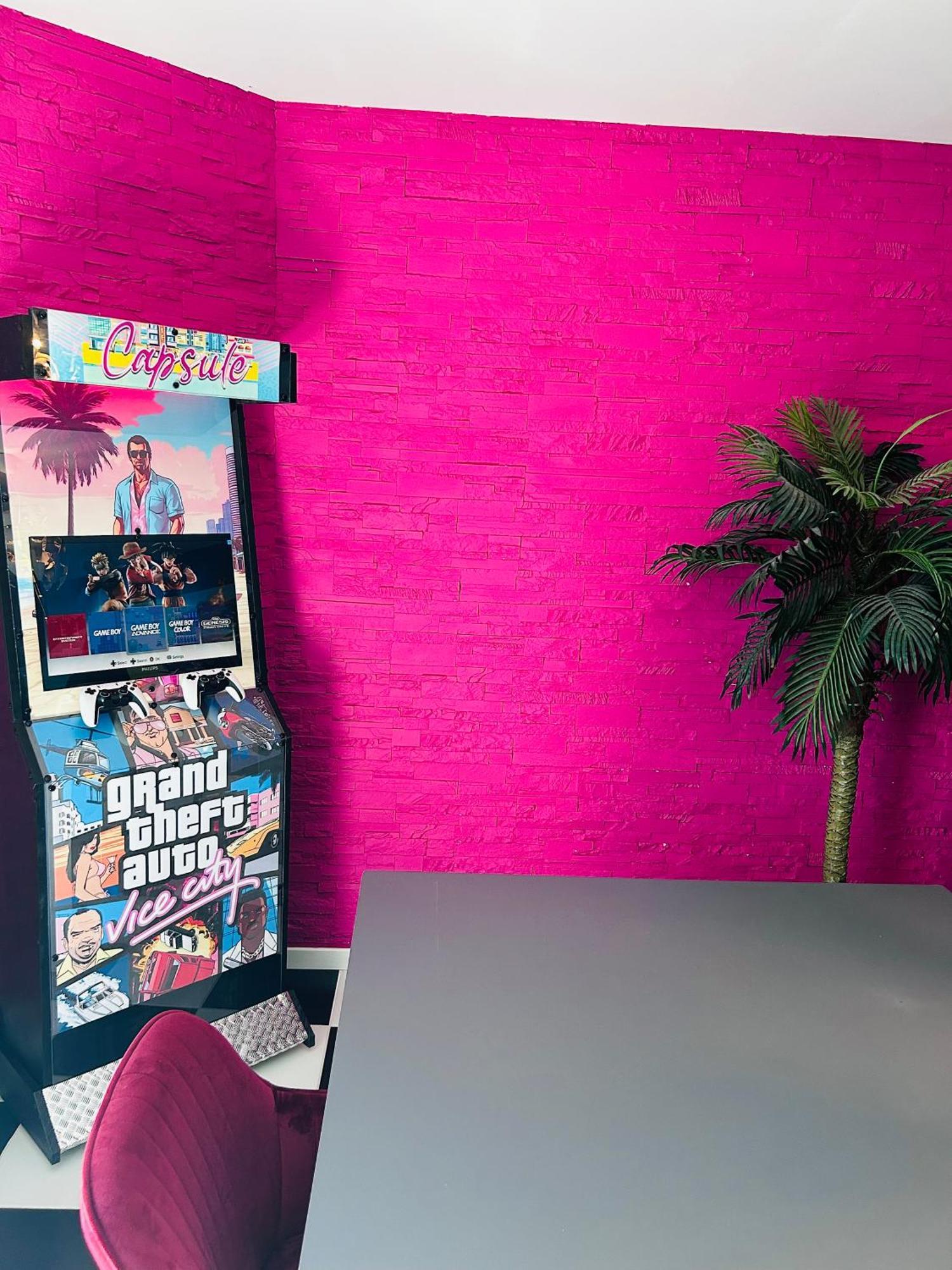 Capsule Miami Vice - Jacuzzi - Billard - Ecran Cinema & Netflix - Ping-Pong - Nintendo & Jeux- Liévin Exteriér fotografie